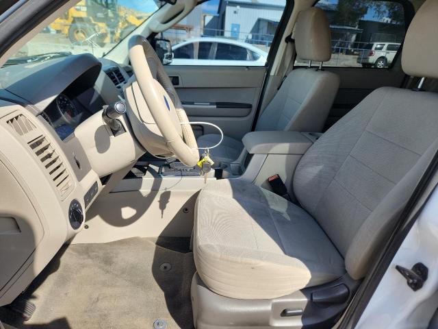 1FMCU9DG2CKB56087 - 2012 FORD ESCAPE XLT WHITE photo 7