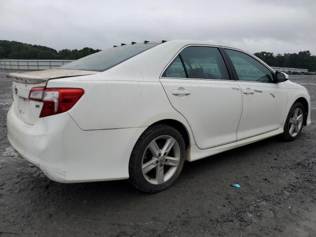 4T1BF1FK6CU559504 - 2012 TOYT CAMRY BASE WHITE photo 3