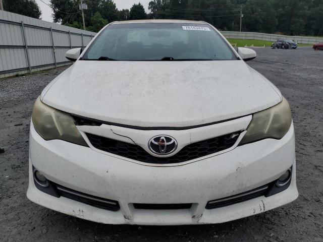 4T1BF1FK6CU559504 - 2012 TOYT CAMRY BASE WHITE photo 5