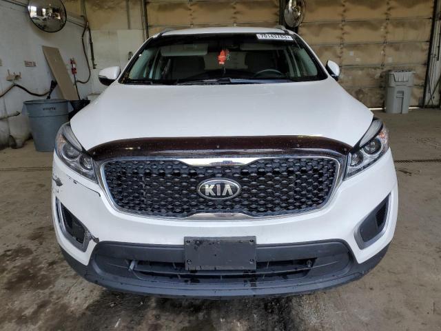 5XYPGDA52GG174345 - 2016 KIA SORENTO LX WHITE photo 5