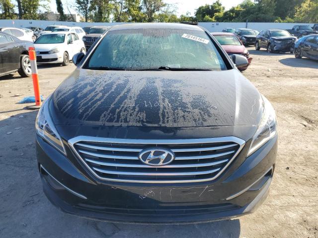 5NPE24AF6GH303811 - 2016 HYUNDAI SONATA SE BLACK photo 5