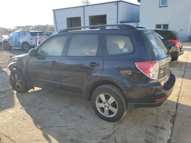 JF2SHABC4DH411490 - 2013 SUBARU FORESTER 2.5X GRAY photo 2