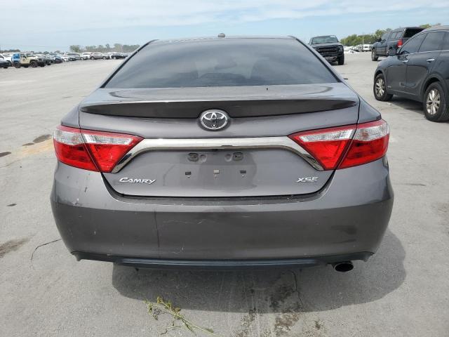 4T1BF1FK6GU546564 - 2016 TOYOTA CAMRY LE 灰色 照片 6
