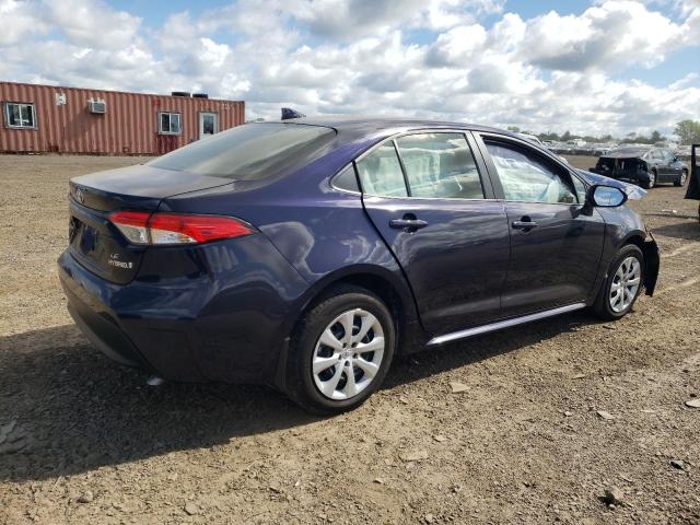 JTDBCMFE2RJ032983 - 2024 TOYOTA COROLLA LE Blau Foto 3