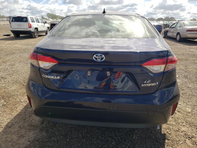 JTDBCMFE2RJ032983 - 2024 TOYOTA COROLLA LE Blau Foto 6