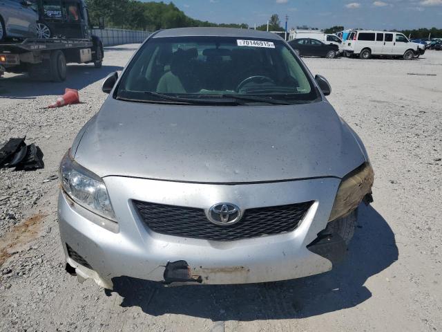 1NXBU4EE3AZ250203 - 2010 TOYOTA COROLLA BASE ვერცხლისფერი ფოტო 5