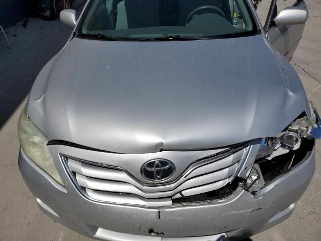 4T1BF3EK5BU714068 - 2011 TOYOTA CAMRY BASE Gümüş fotoğraf 11