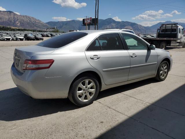 4T1BF3EK5BU714068 - 2011 TOYOTA CAMRY BASE Gümüş fotoğraf 3