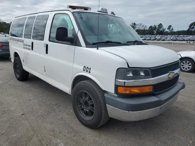 1GAWGFFG6G1191028 - 2016 CHEVROLET EXPRESS G2 LT WHITE photo 4