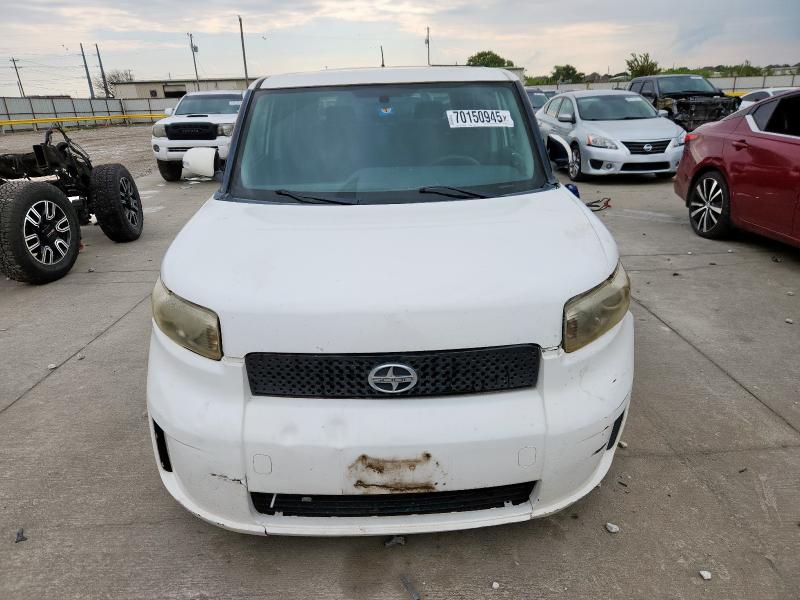 JTLKE50E381039713 - 2008 TOYOTA SCION XB WHITE photo 5