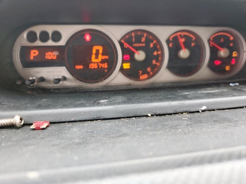 JTLKE50E381039713 - 2008 TOYOTA SCION XB WHITE photo 9