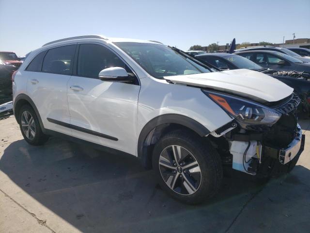 KNDCD3LD9L5387527 - 2020 KIA NIRO EX WHITE photo 4