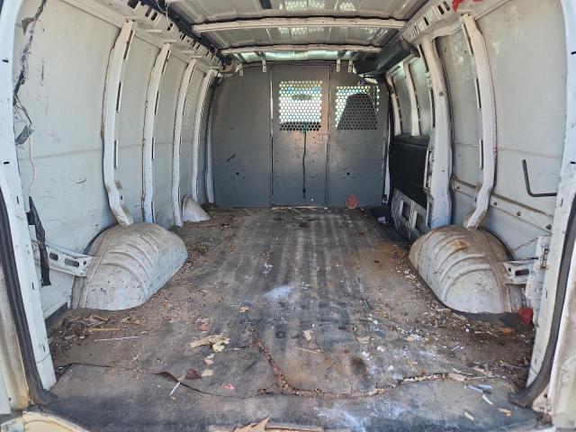 1GCFG15X651161794 - 2005 CHEVROLET EXPRESS G1 თეთრი ფოტო 11