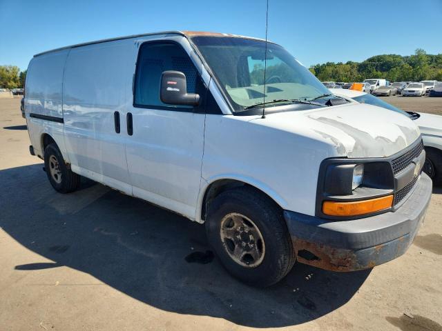 1GCFG15X651161794 - 2005 CHEVROLET EXPRESS G1 თეთრი ფოტო 4