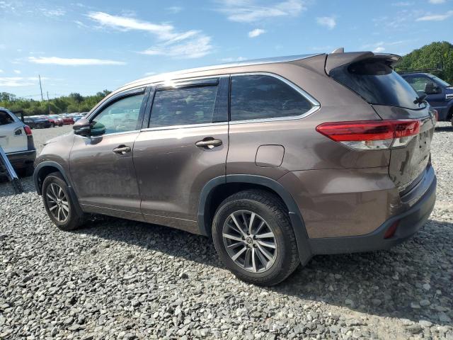 5TDJZRFH9JS865057 - 2018 TOYOTA HIGHLANDER SE Қоңыр фото 2