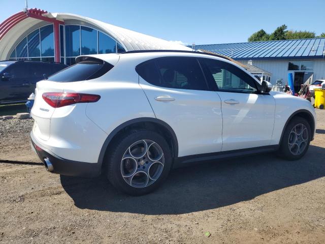 ZASFAKNN9J7B97239 - 2018 ALFA ROMEO STELVIO TI SPORT WHITE photo 3