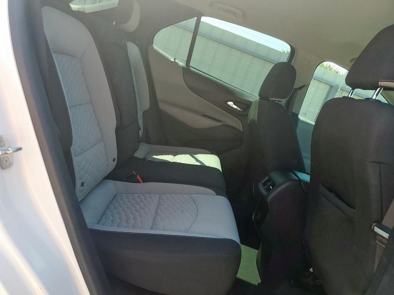 2GNAXHEV0J6113479 - 2018 CHEVROLET EQUINOX LS WHITE photo 11