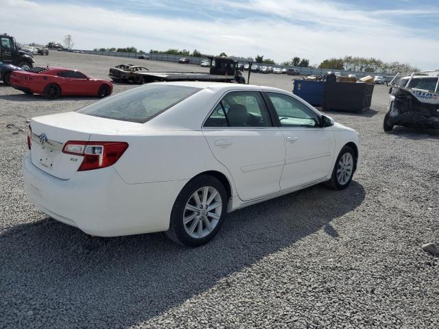 4T4BF1FK6CR248659 - 2012 TOYOTA CAMRY BASE WHITE photo 3
