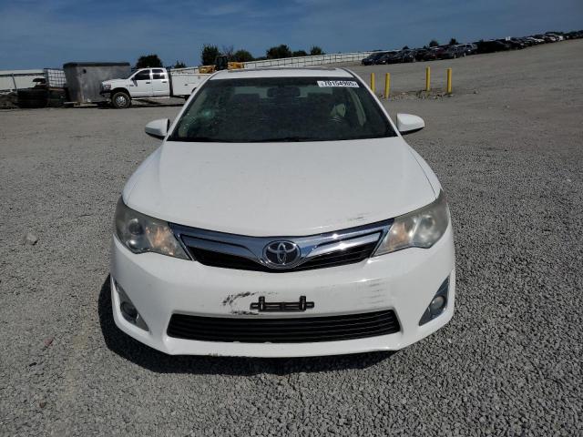 4T4BF1FK6CR248659 - 2012 TOYOTA CAMRY BASE WHITE photo 5
