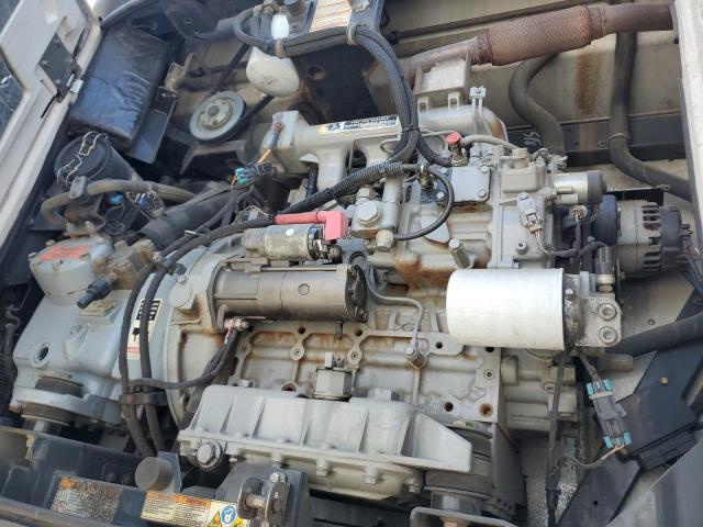 1UYVS2531EU841714 - 2014 UTILITY VS2RA Biały zdjęcie 7