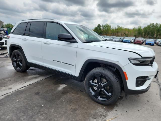 1C4RJHAG2PC557144 - 2023 JEEP GRAND CHER LAREDO Սպիտակ լուսանկար 4