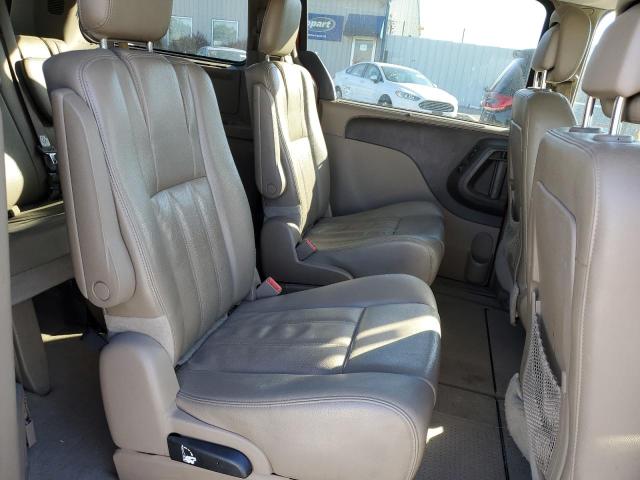 2C4RC1CG9DR747847 - 2013 CHRYSLER TOWN & COU TOURING L RED photo 11