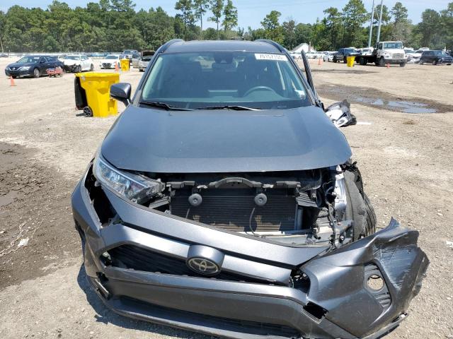 JTMW1RFV8KD033645 - 2019 TOYOTA RAV4 XLE GRAY photo 5