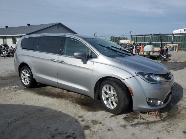2C4RC1FG4JR117824 - 2018 CHRYSLER PACIFICA TOURING PLUS GRAY photo 4
