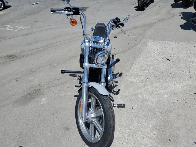 1HD1BVJ22RB019175 - 2024 HARLEY-DAVIDSON FXST SILVER photo 2