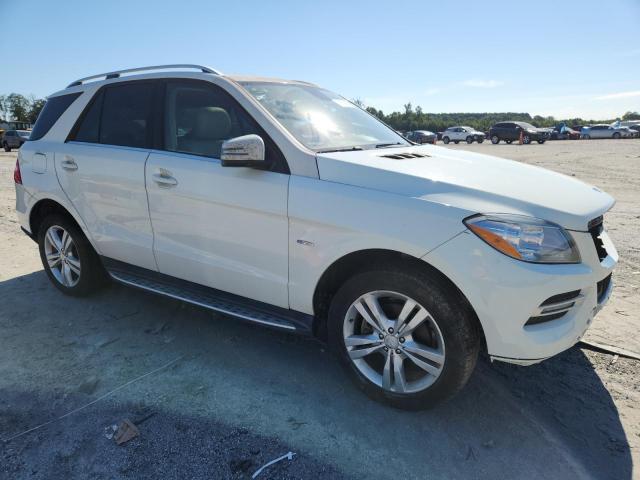 4JGDA5HB0CA025363 - 2012 MERCEDES-BENZ ML 350 4MATIC WHITE photo 4