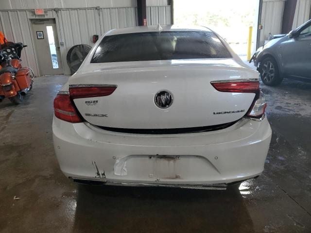 1G4ZP5SSXJU141257 - 2018 BUICK LACROSSE ESSENCE Blanc photo 6