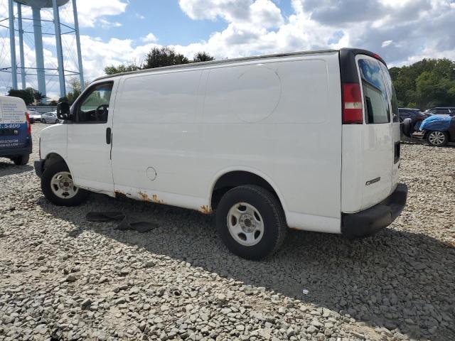 1GCFG15X131154703 - 2003 CHEVROLET EXPRESS G1 WHITE photo 2