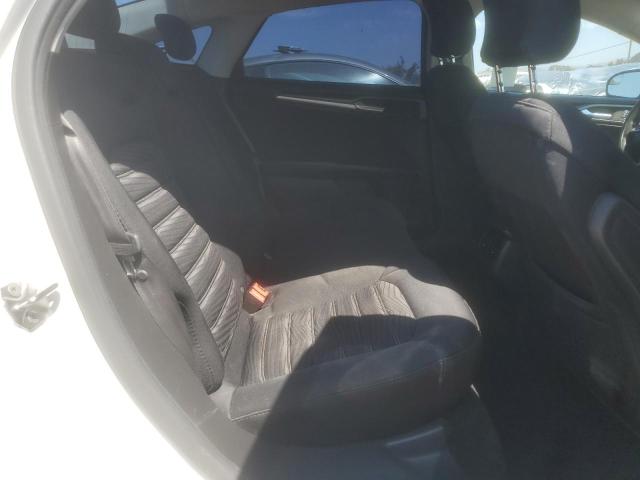 3FA6P0HD0GR240369 - 2016 FORD FUSION SE WHITE photo 10