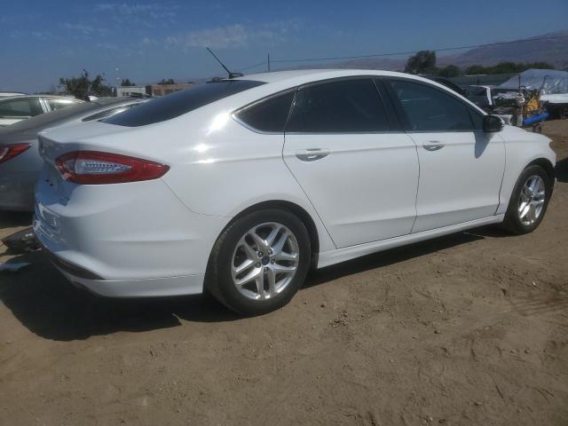 3FA6P0HD0GR240369 - 2016 FORD FUSION SE WHITE photo 3