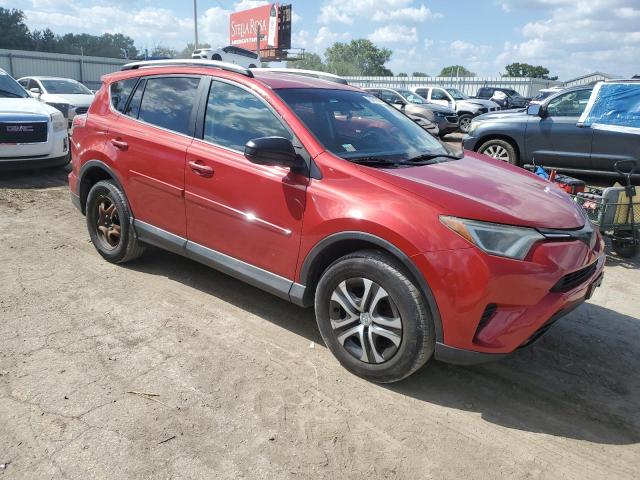 2T3ZFREV6HW318517 - 2017 TOYOTA RAV4 LE 红色 照片 4