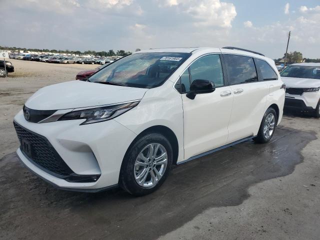 5TDDSKFC1PS098312 - 2023 TOYOTA SIENNA XSE WHITE photo 1