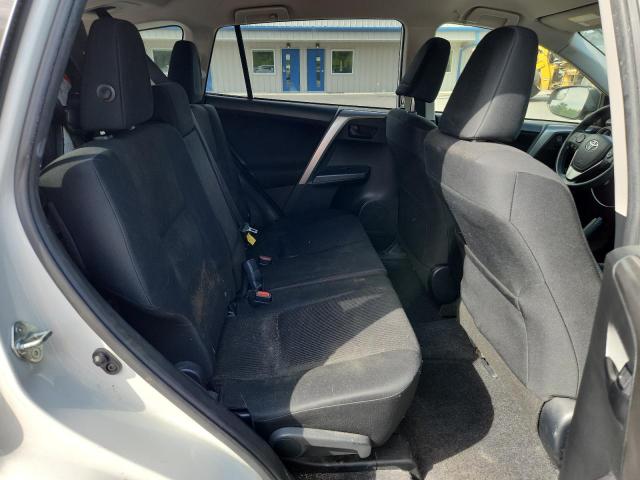 JTMBFREV7JJ738924 - 2018 TOYOTA RAV4 LE Белый фото 10