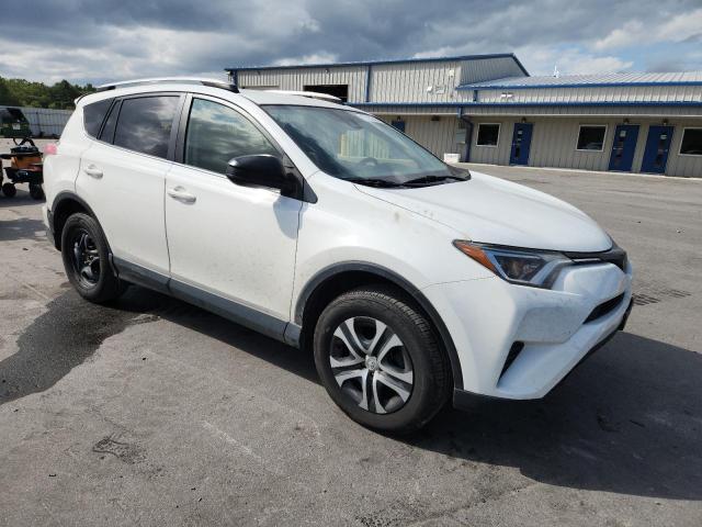 JTMBFREV7JJ738924 - 2018 TOYOTA RAV4 LE Белый фото 4