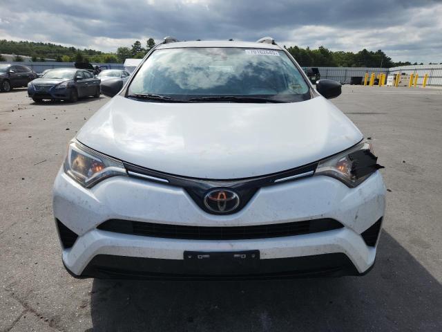 JTMBFREV7JJ738924 - 2018 TOYOTA RAV4 LE Белый фото 5