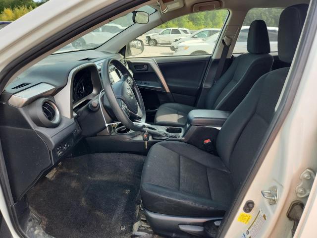 JTMBFREV7JJ738924 - 2018 TOYOTA RAV4 LE Белый фото 7