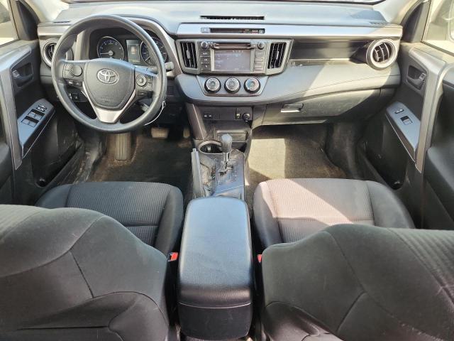 JTMBFREV7JJ738924 - 2018 TOYOTA RAV4 LE Белый фото 8