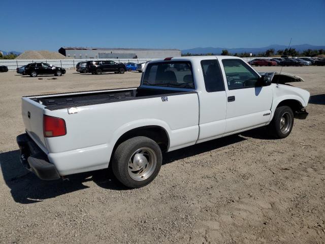 1GCCS19W928119481 - 2002 CHEVROLET S TRUCK S10 WHITE photo 3