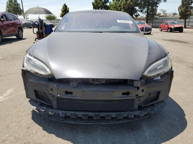 5YJSA1E27HF216026 - 2017 TESLA MODEL S ნაცრისფერი ფოტო 5