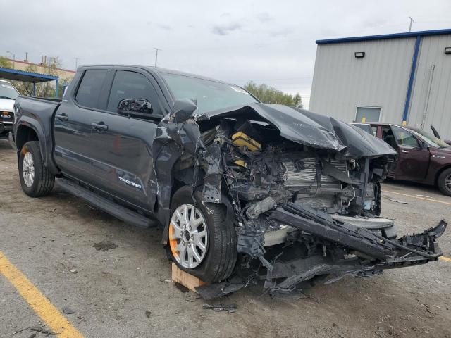 3TMLB5JN0RM071045 - 2024 TOYOTA TACOMA DOUBLE CAB 灰色 照片 4