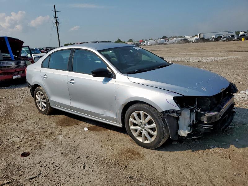 3VWD17AJ6FM209793 - 2015 VOLKSWAGEN JETTA SE فضي صورة 4