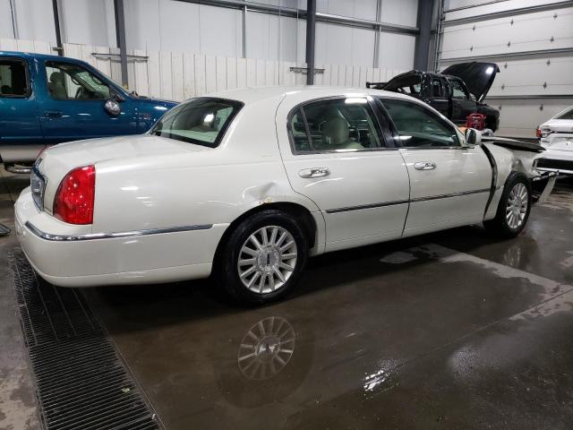 1LNHM81W14Y688716 - 2004 LINCOLN TOWN CAR EXECUTIVE GOLD photo 3