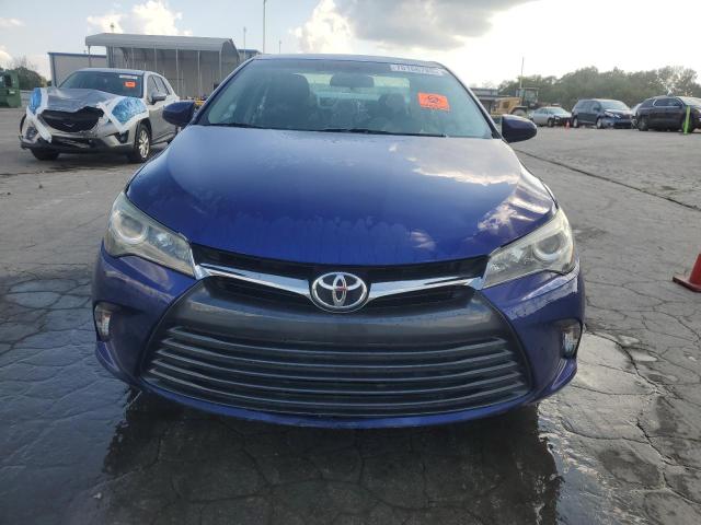 4T1BF1FK5GU604115 - 2016 TOYOTA CAMRY LE BLUE photo 5