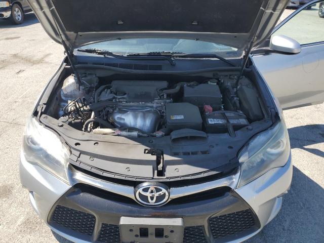 4T1BF1FKXGU230813 - 2016 TOYOTA CAMRY LE 银色 照片 11