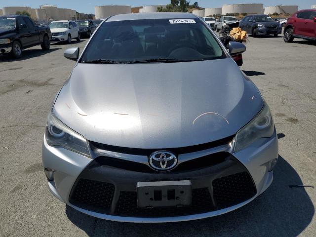 4T1BF1FKXGU230813 - 2016 TOYOTA CAMRY LE 银色 照片 5