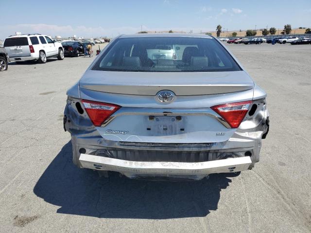 4T1BF1FKXGU230813 - 2016 TOYOTA CAMRY LE 银色 照片 6